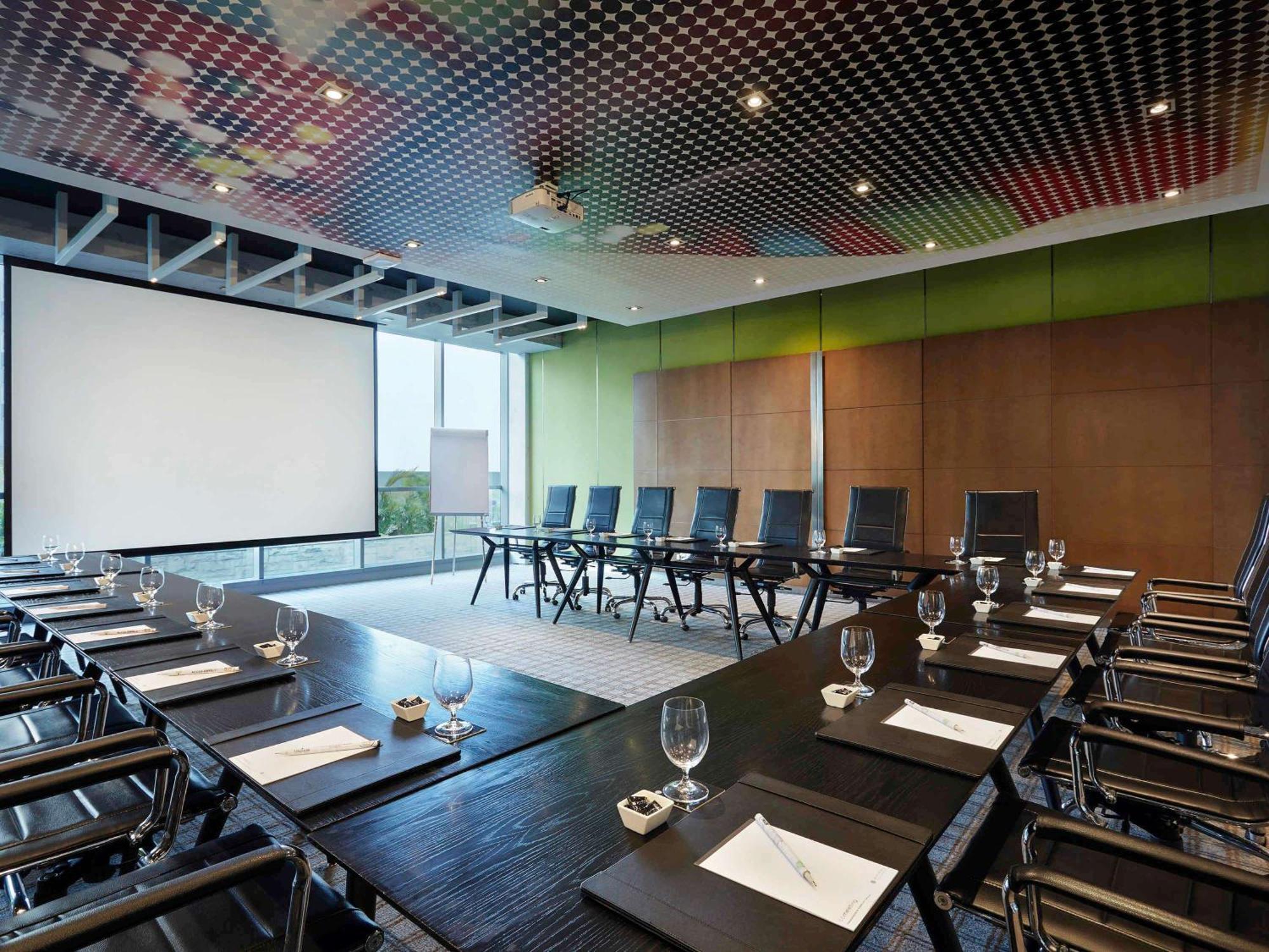 Pullman Jakarta Central Park Экстерьер фото Meeting room