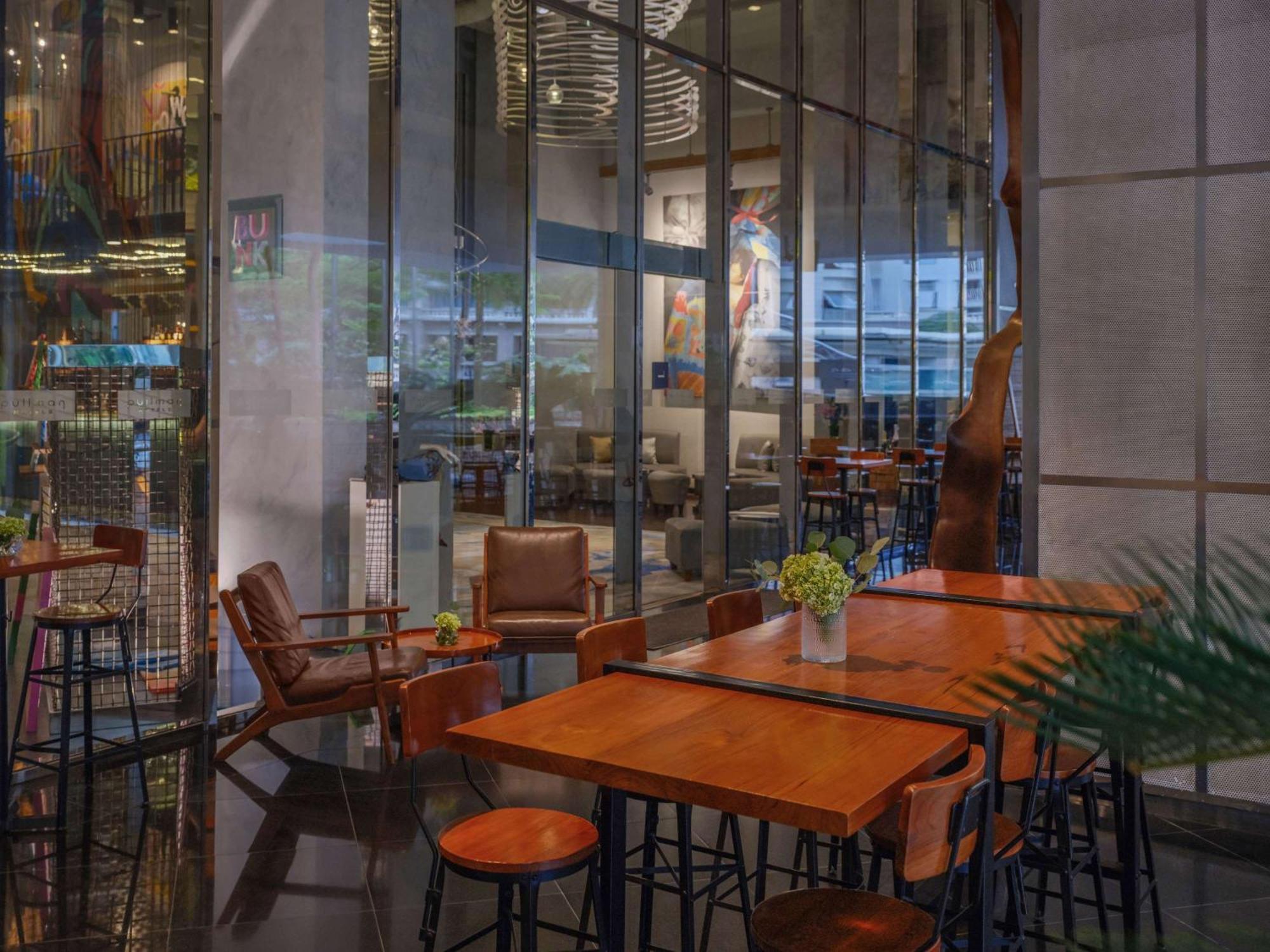 Pullman Jakarta Central Park Экстерьер фото The interior of the Starbucks Reserve Roastery in Seattle